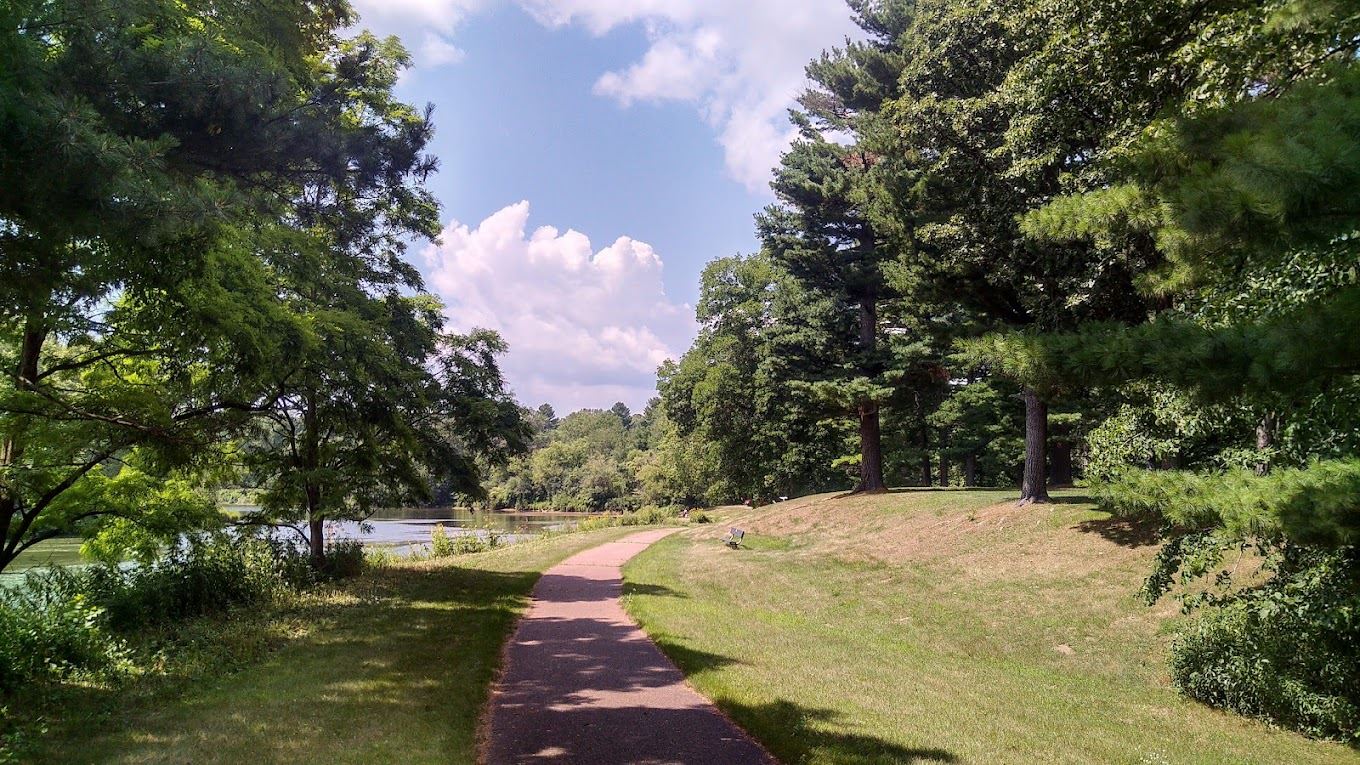 Riverside Park Paved Walking Trail
